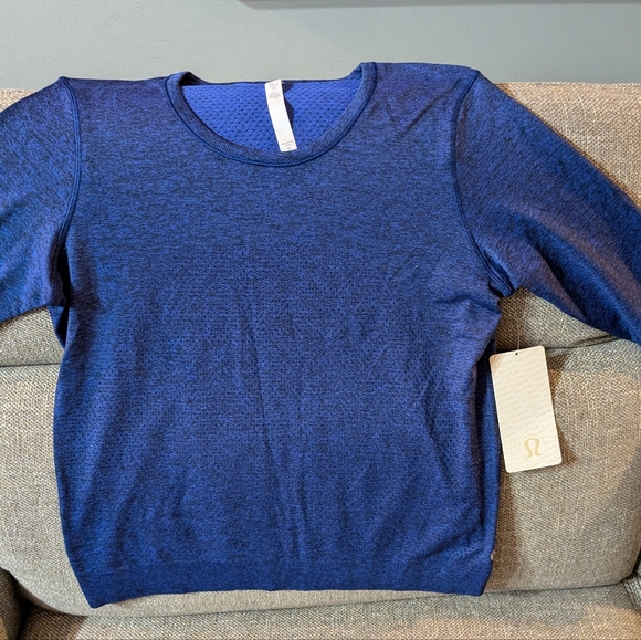 Lululemon Breeze long- sleeve layer shirt. Size 10 - Picture 6 of 7